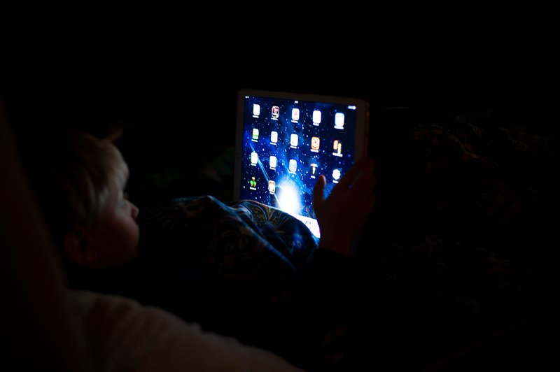 Дети и гаджеты перед сном