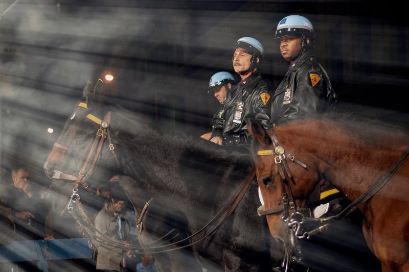 Жестокость полиции усиливает недоверие к медицинским учреждениям 